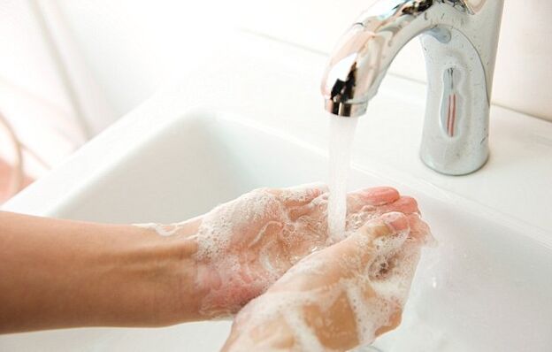 wash your hands to prevent worm infestation